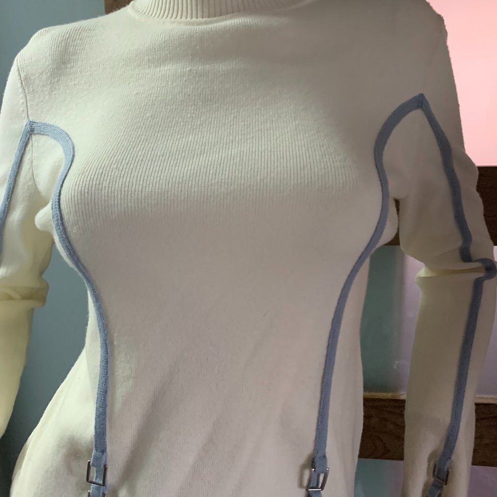 Exist small summer off white & baby blue sweater